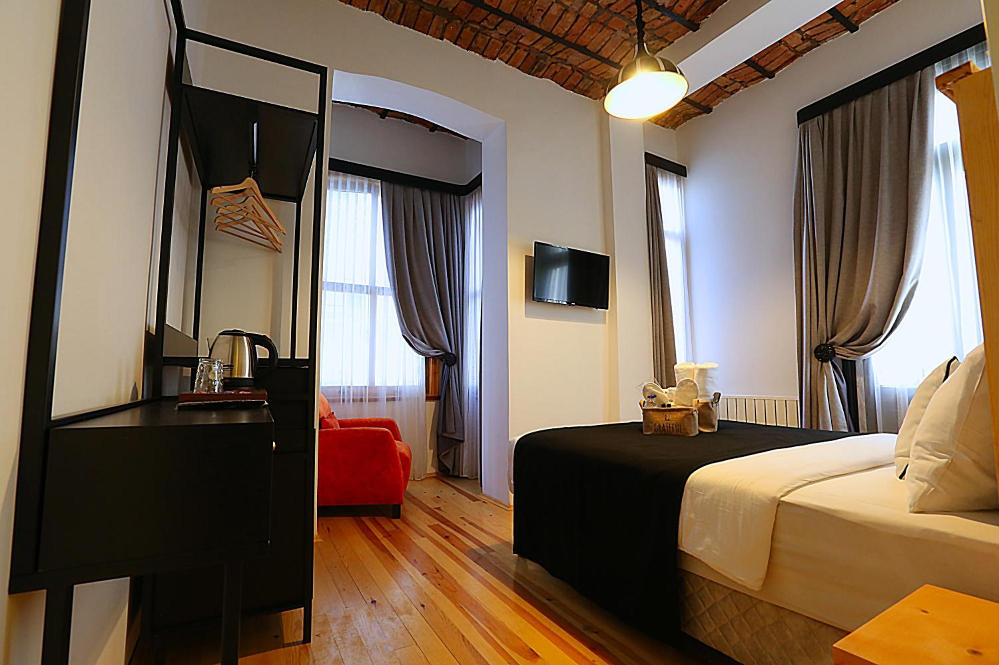 Istanbul Taksim Istiklal Street Kamil Hotel - Historical الغرفة الصورة