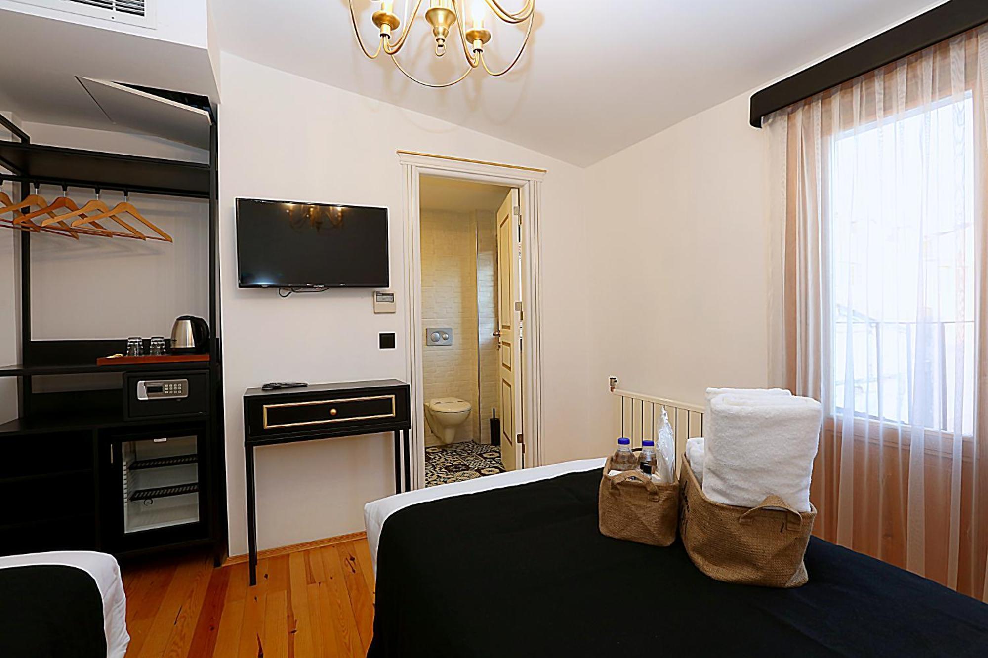 Istanbul Taksim Istiklal Street Kamil Hotel - Historical الغرفة الصورة