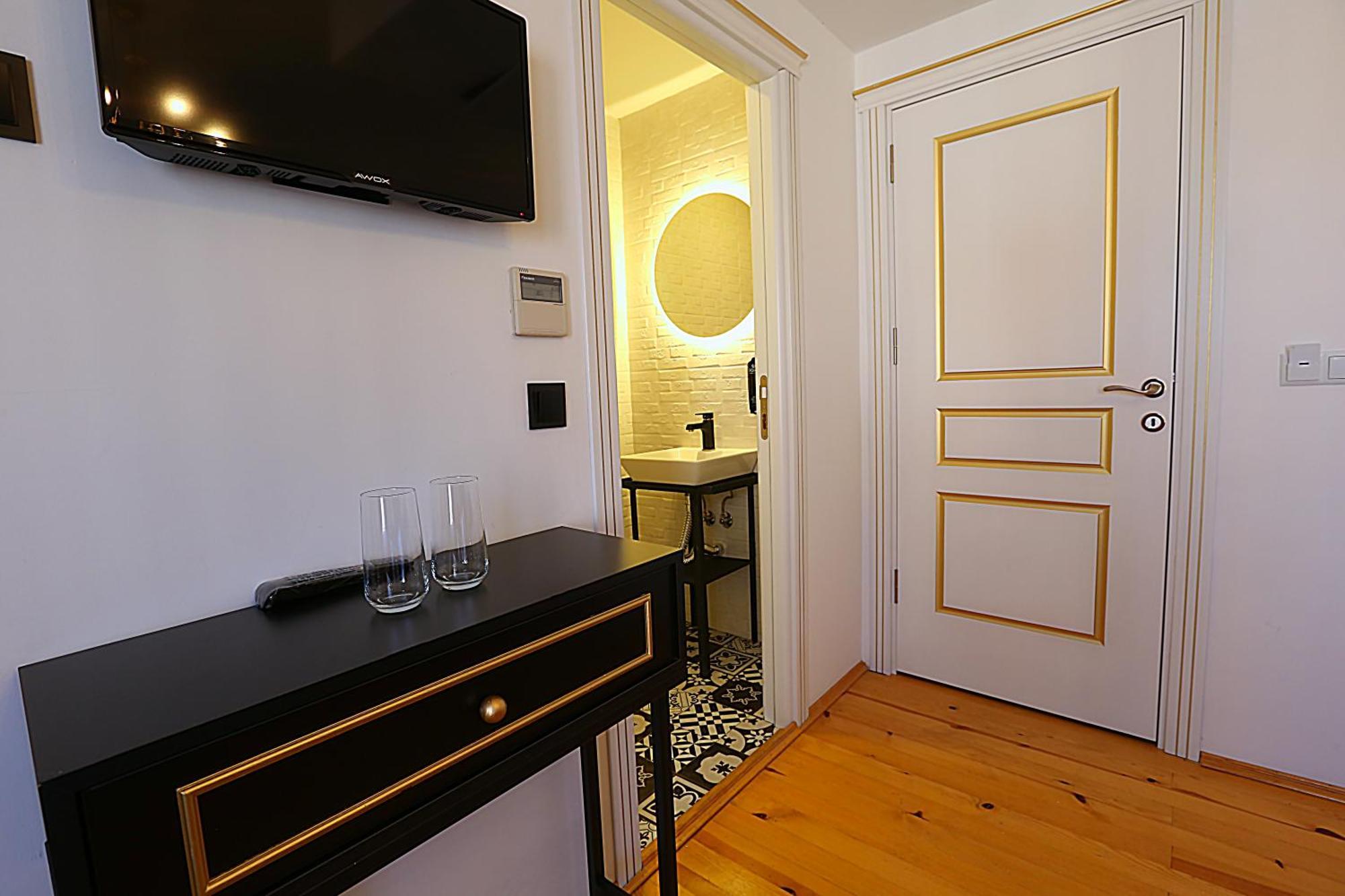 Istanbul Taksim Istiklal Street Kamil Hotel - Historical الغرفة الصورة